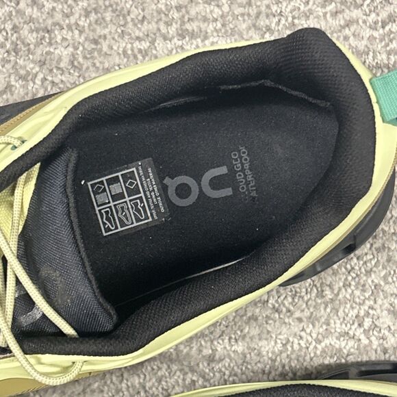 Athletic_Shoes